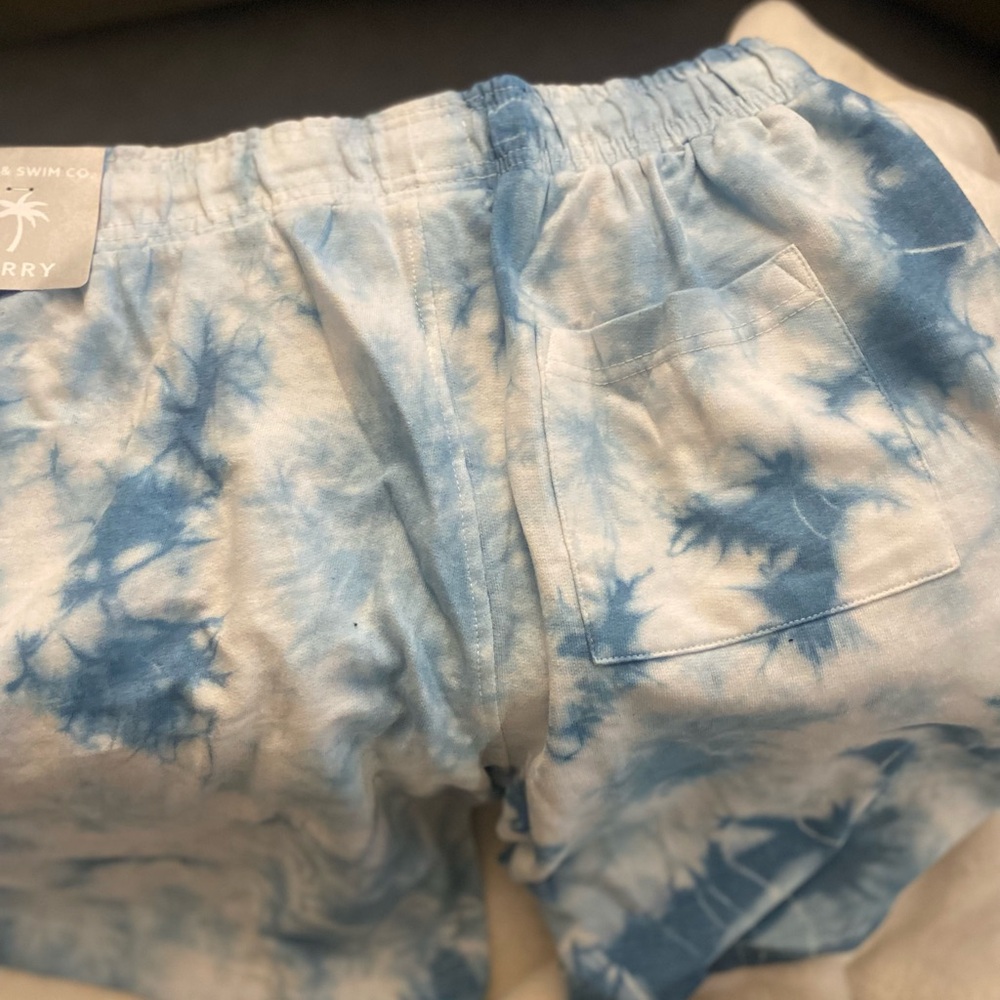 Shorts - Picture 2 of 3